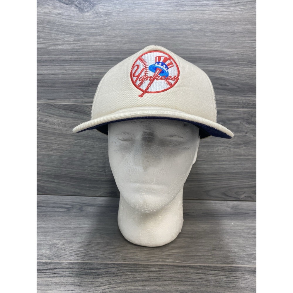New York Yankees Mitchell & Ness Trucker Hat MLB Cooperstown Collection Cream